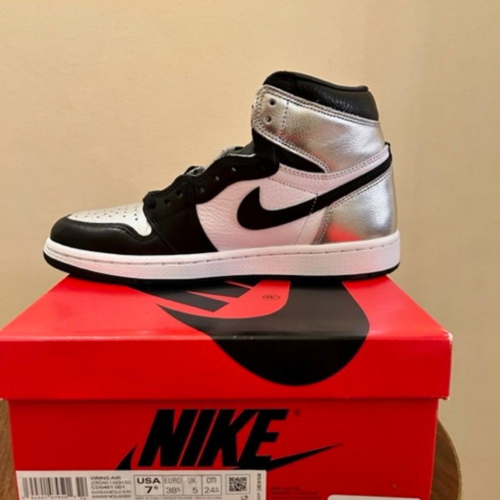 NEW Nike Air Jordan 1 High OG Silver Toe (Womens 7.5)